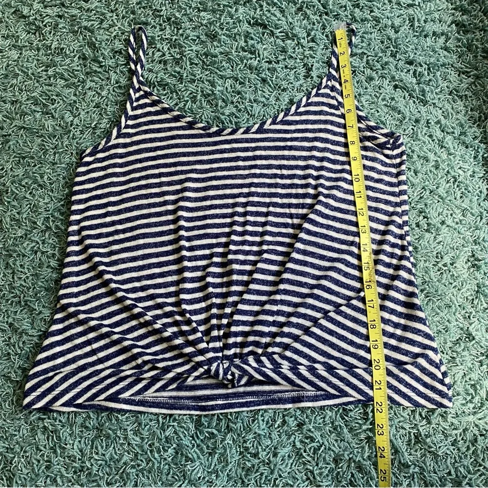 4/$25 SO Knot Front Tank Top Size L - Picture 4 of 6